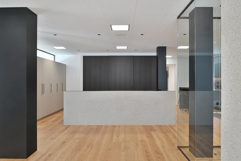 Hürlimann Beck Architekten AG – Umbau Büro-Gewerberaum Walchwil, 02