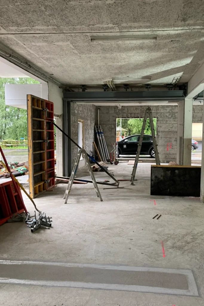 Hürlimann Beck Architekten AG – Umbau Büro-Gewerberaum Walchwil, 03-3 hoch