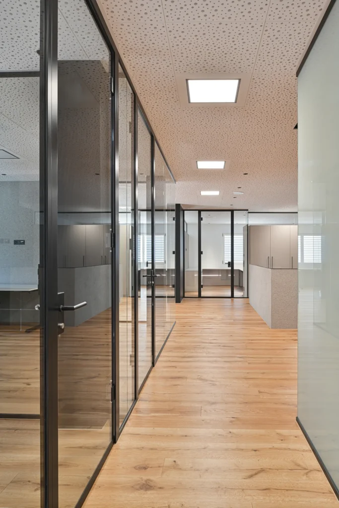 Hürlimann Beck Architekten AG – Umbau Büro-Gewerberaum Walchwil, 06 hoch